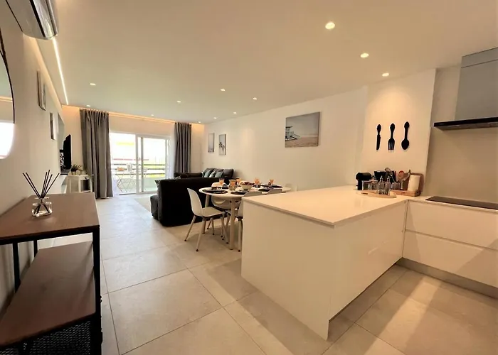 Twins 2 With Pool By Homing Apartamento *