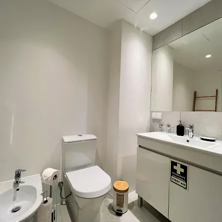 Twins 2 With Pool By Homing Apartamento